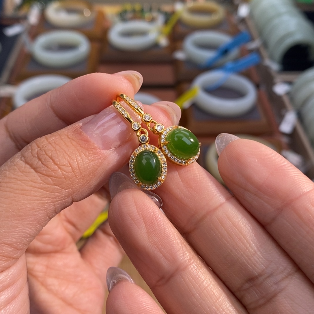 和田玉未镶嵌耳饰