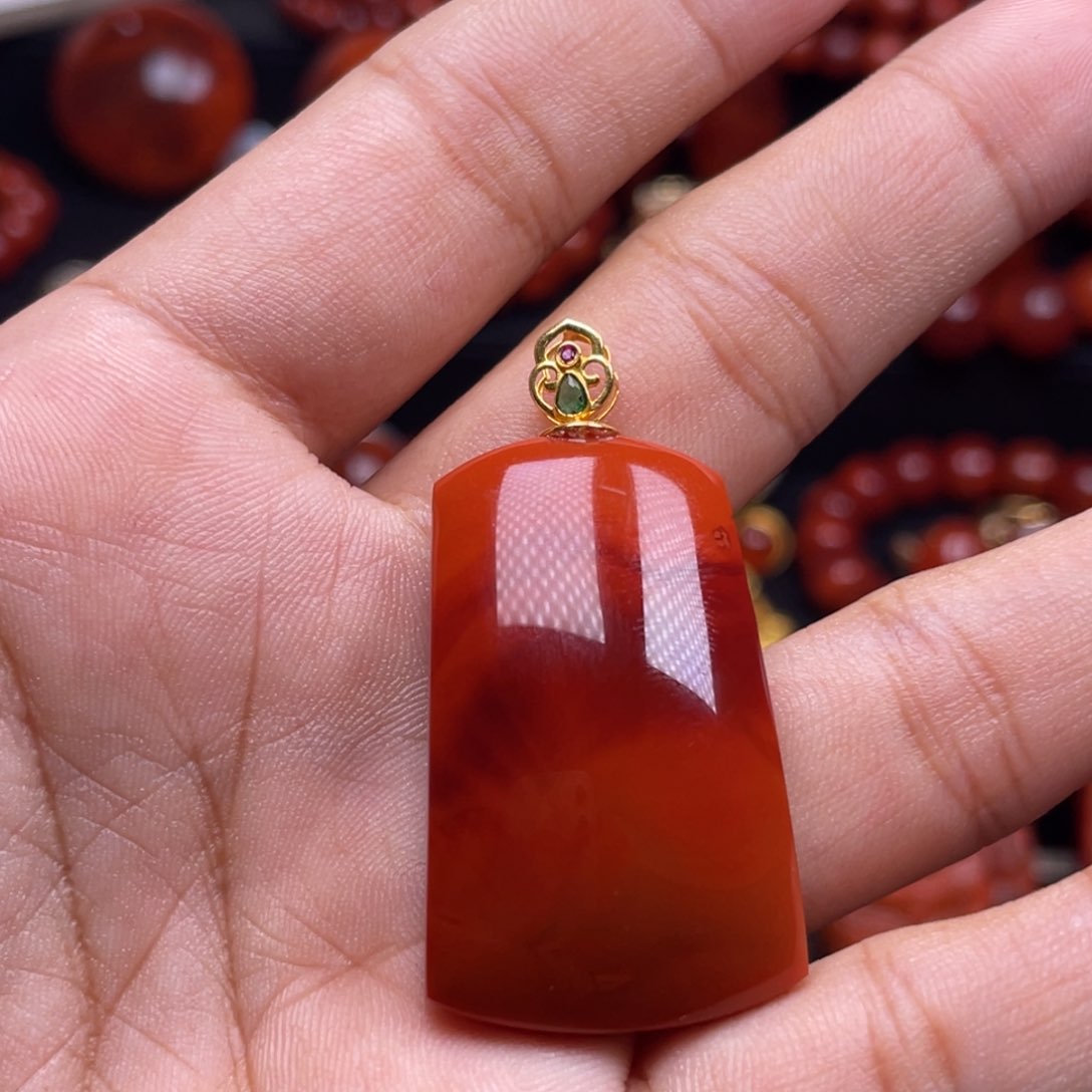南红玛瑙珠宝奇石18K金镶嵌吊坠