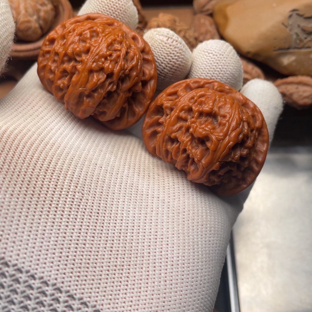 文玩核桃吊坠闷白