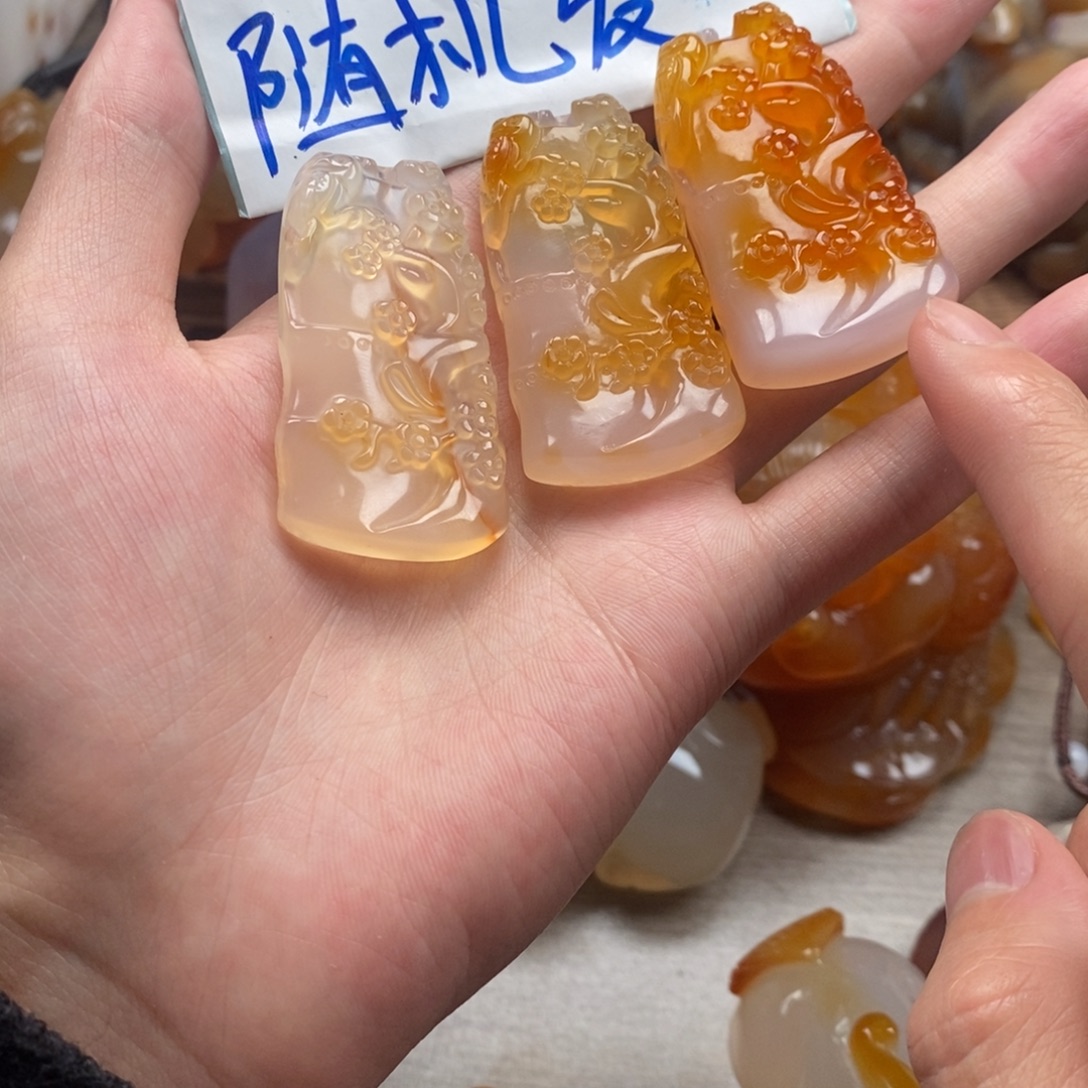 玛瑙/玉髓未镶嵌颈饰