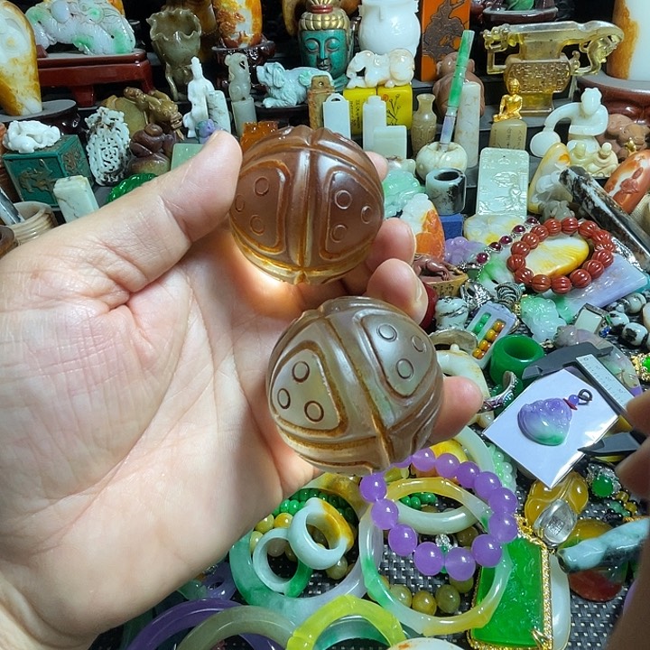 密胺瓷片实物如图