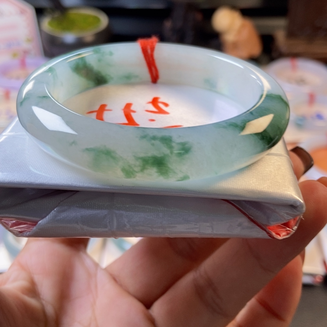 翡翠未镶嵌手镯2冰飘花
