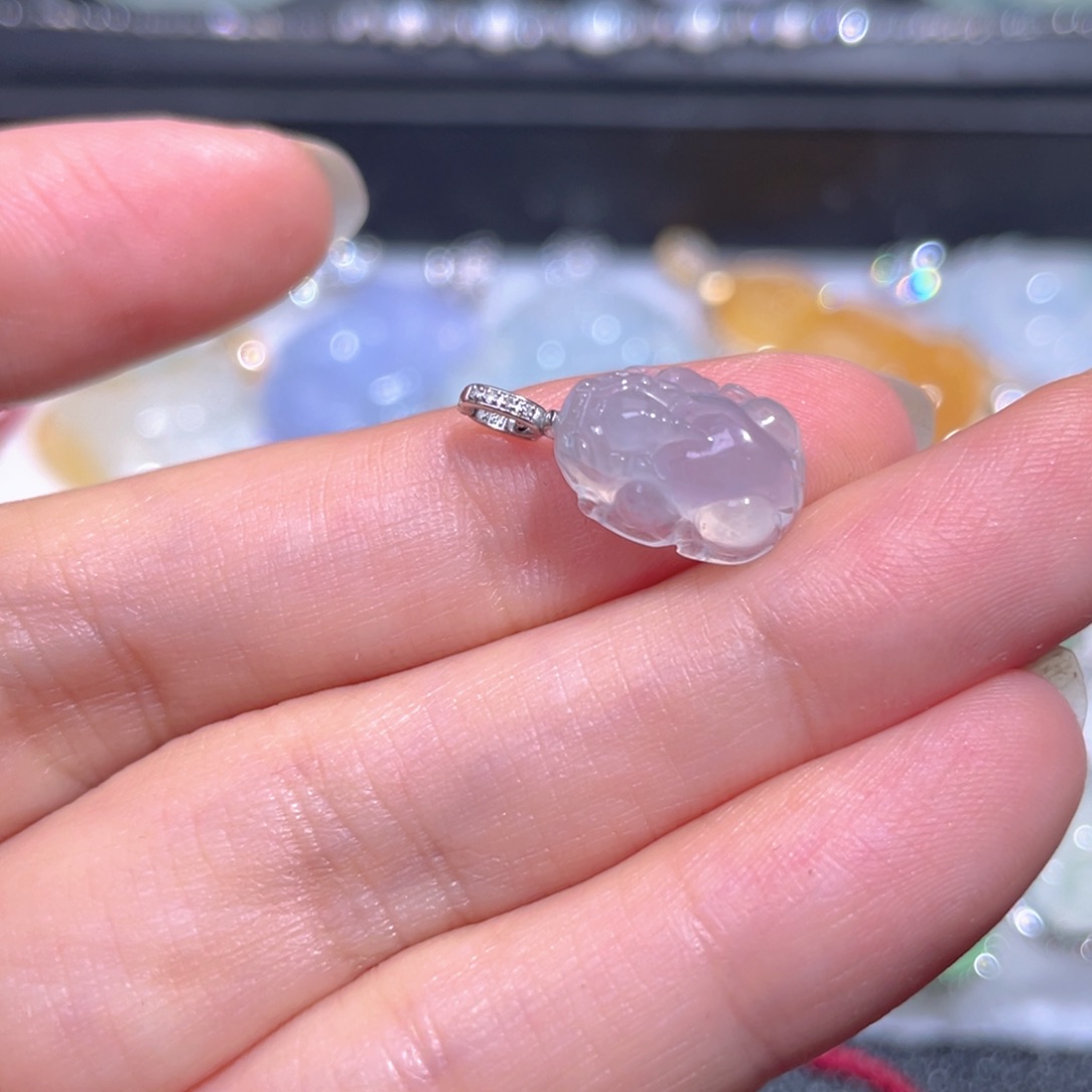 颈饰18K金镶嵌翡翠翡翠