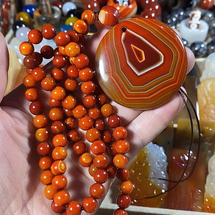 老***》玛瑙/玉髓未镶嵌颈饰