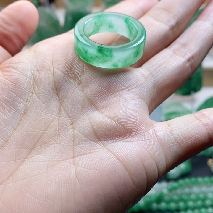 未镶嵌石英质玉珠宝半成品非洲翠，内径20.5