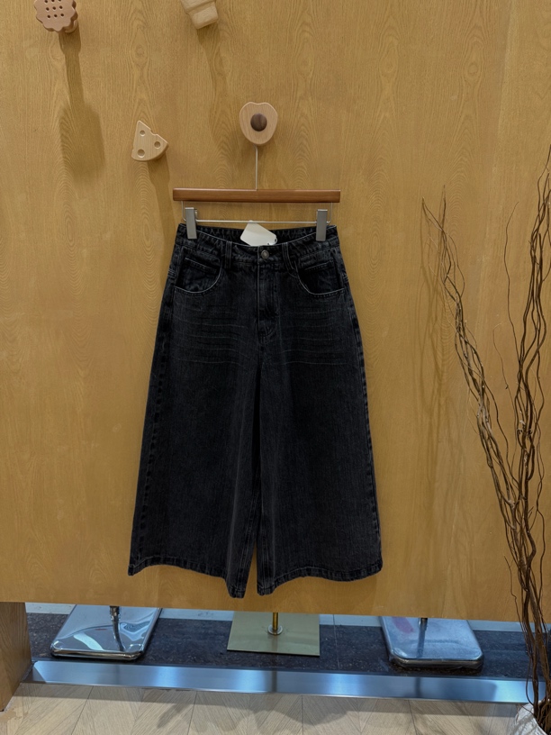 新款黑色高腰宽松八分直筒牛仔裤