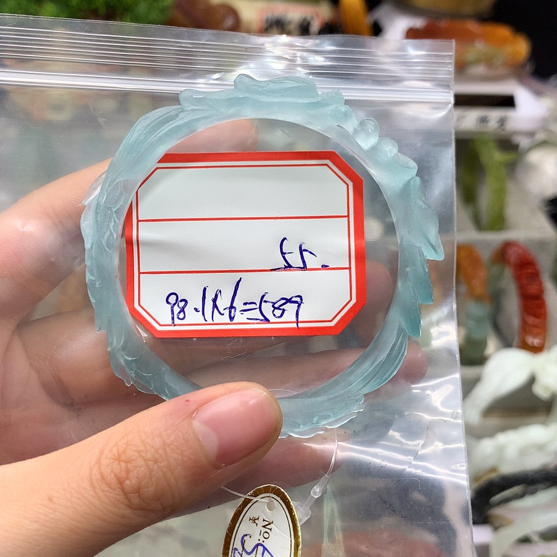 蛇纹石玉未镶嵌手镯心***理