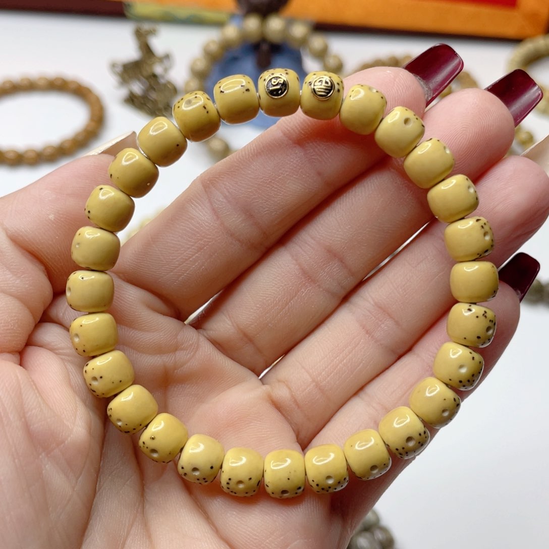 星月菩提吊坠原生态顺白通体大留白卡8