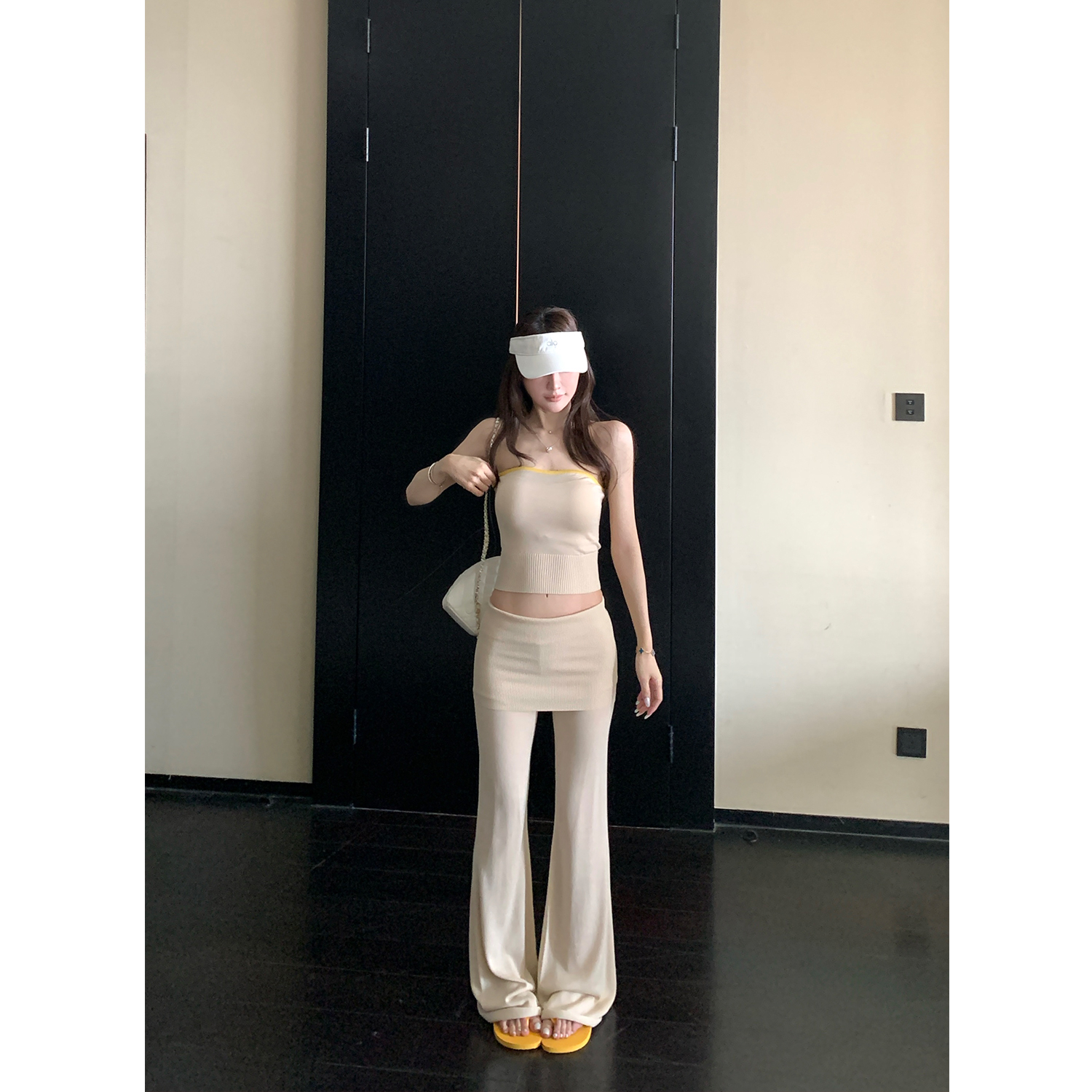 SKKSkk Store 沦陷前奏 100天丝撞色小众短款抹胸上衣休闲裤套装