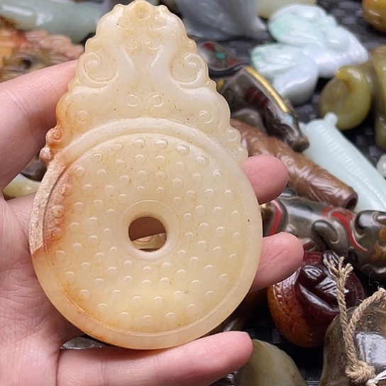 千***鹰和田玉（糖玉）未镶嵌挂件