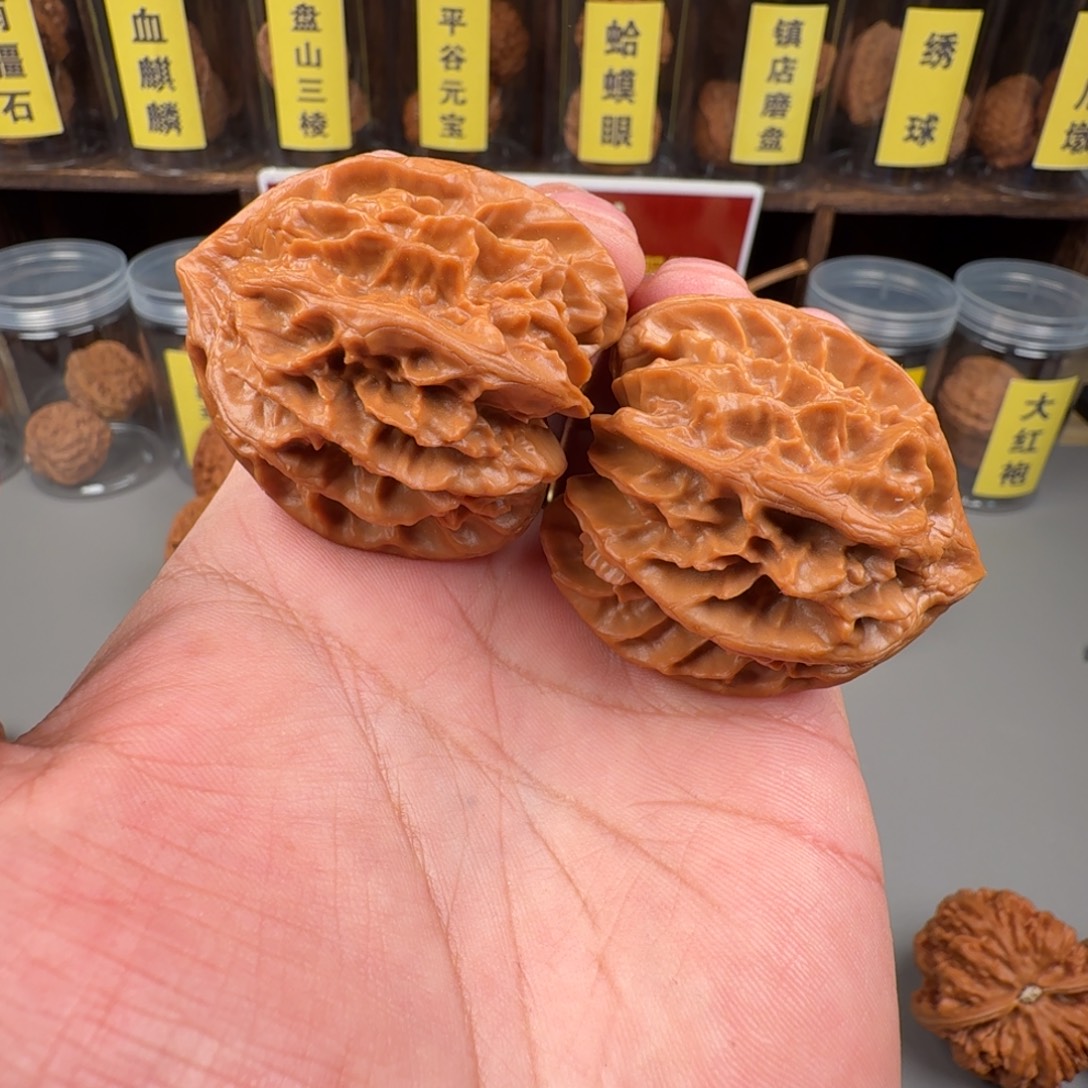 勇***牛把件桃核45曹大龙