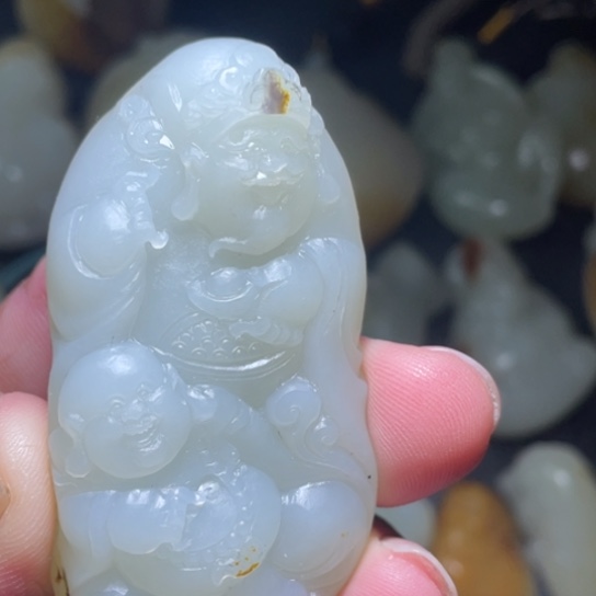 和田玉挂件未镶嵌往**煙