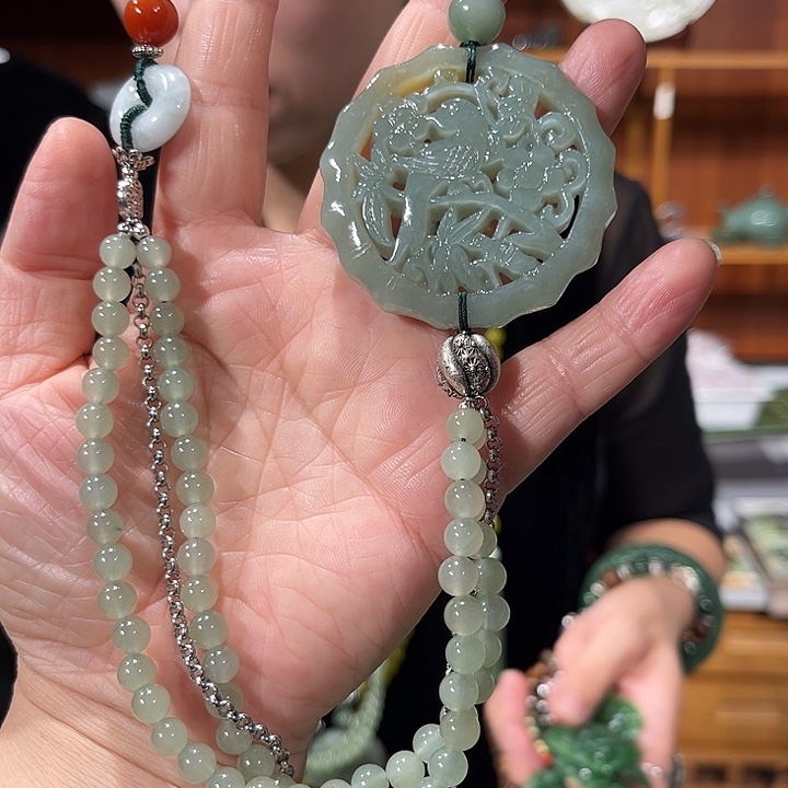 颈饰未镶嵌和田玉