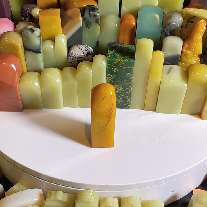 和***廬青田石老矿菜花黄