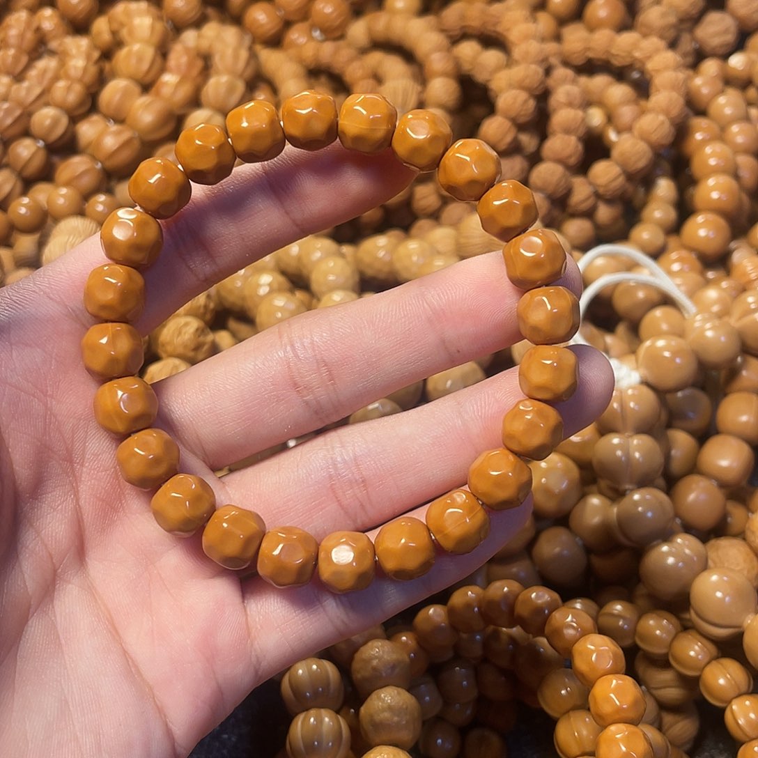 小****?猴头手串全品奶酪