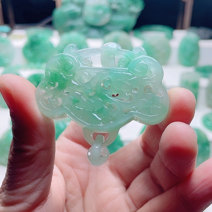 S***王石英质玉未镶嵌手链