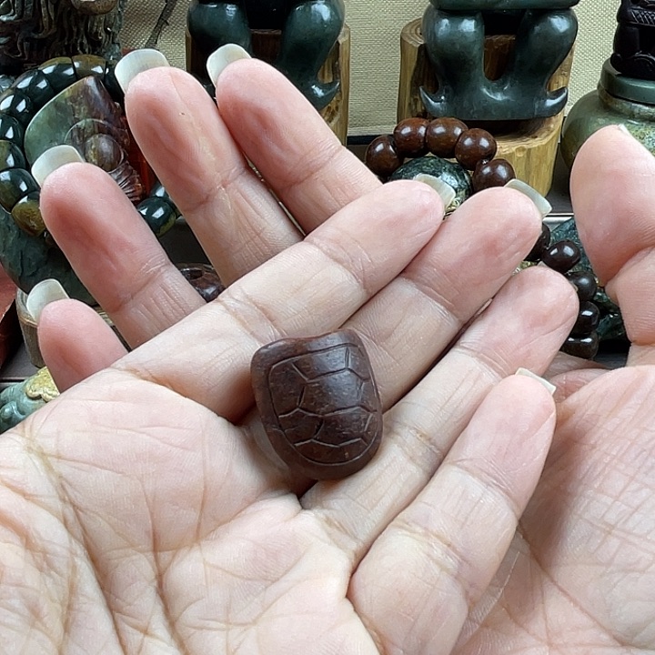 未镶嵌手串岫岩河磨玉（透闪石质玉）
