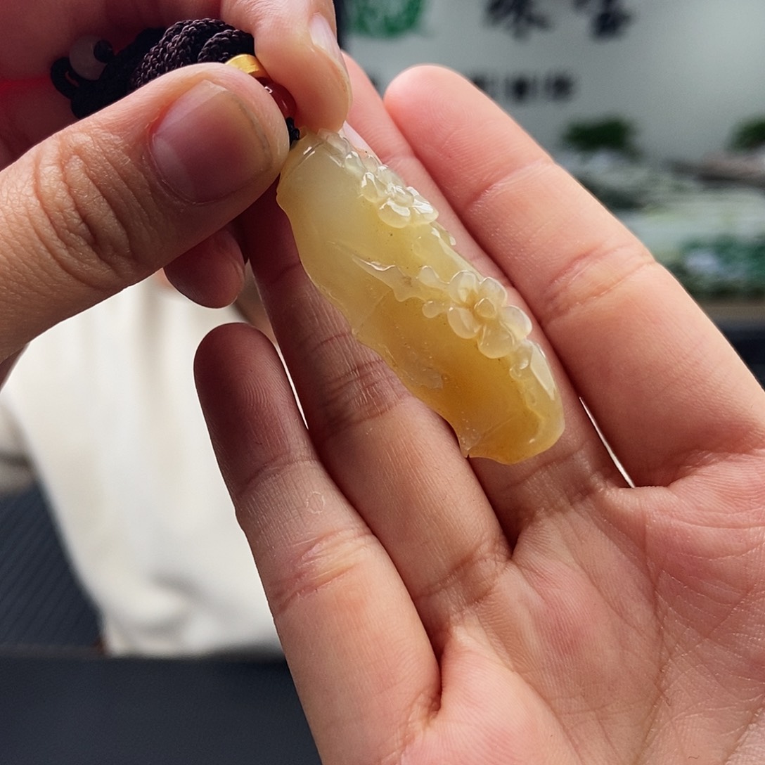 和田玉未镶嵌颈饰颜色多样性发拍一发一