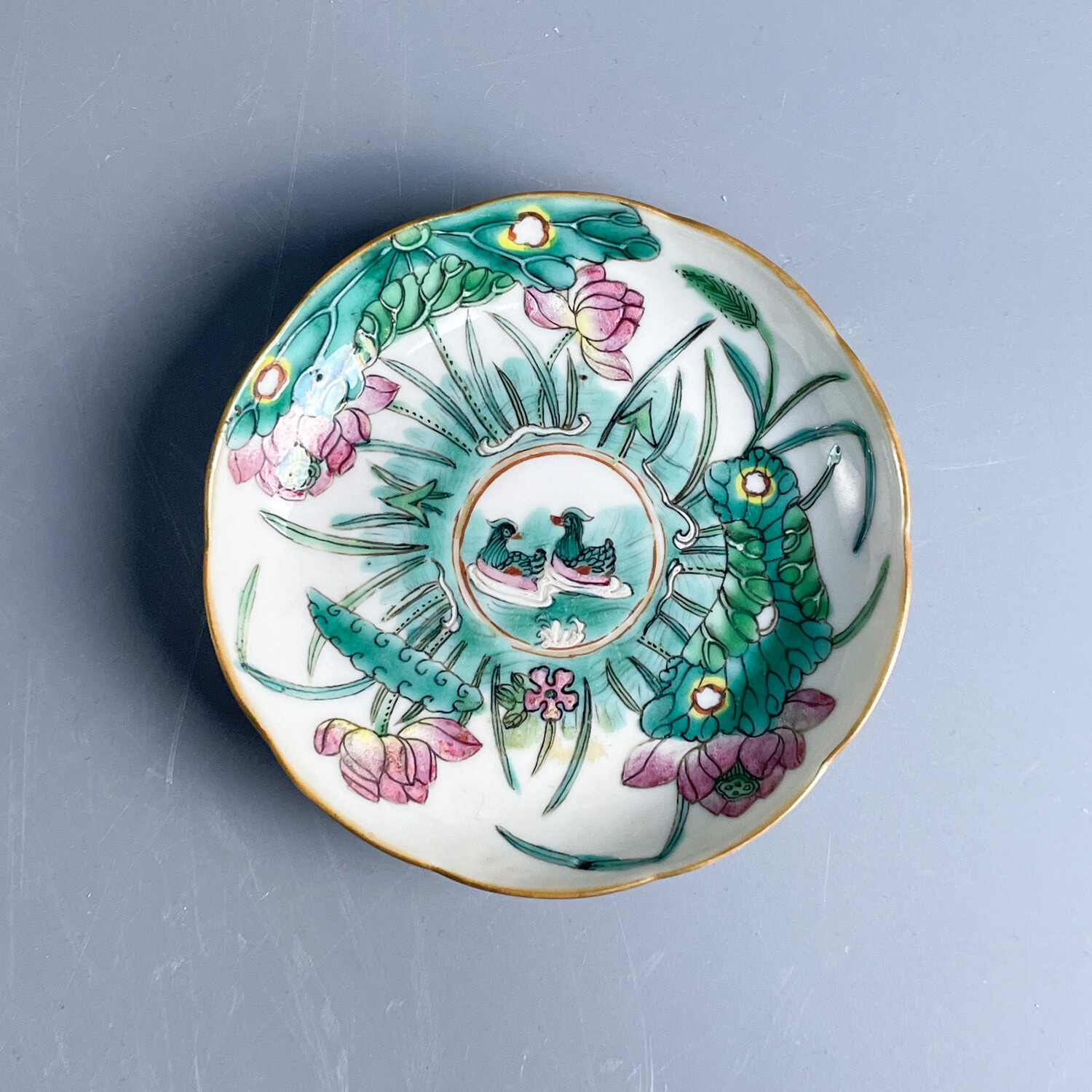 M25LD00B769 - 清道光粉彩满池娇定烧小赏盘