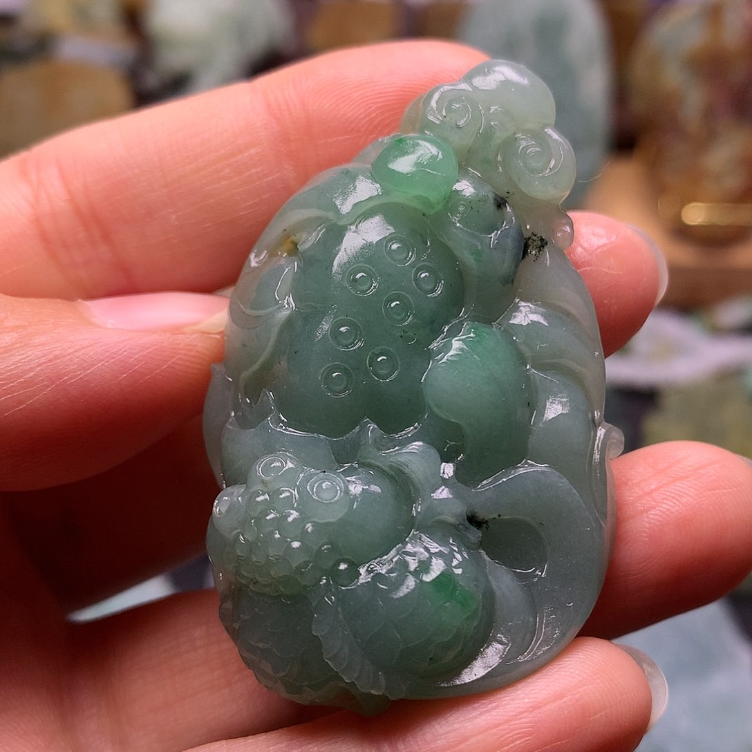 定制翡翠未镶嵌鱼