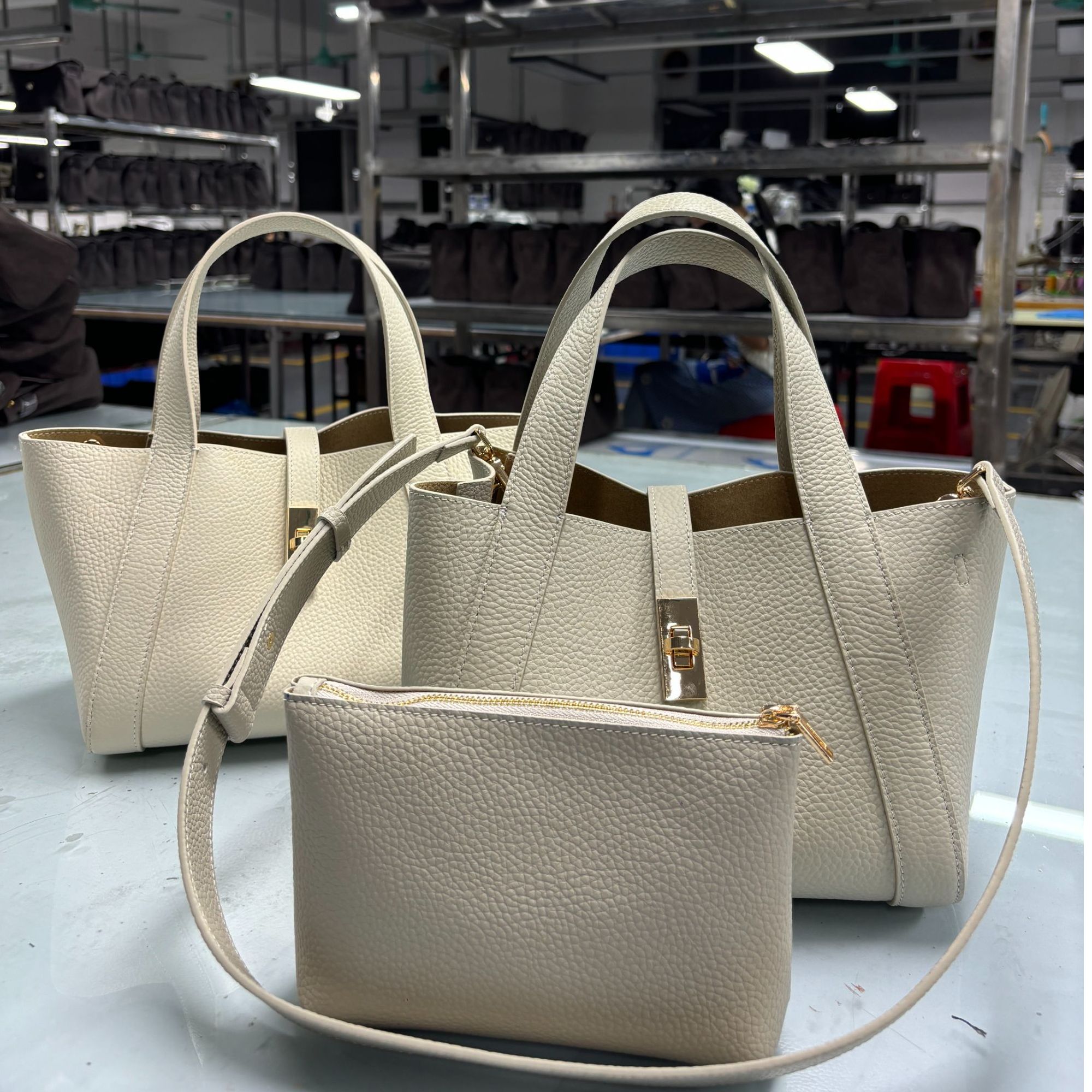 小梦姐同款轻奢菜篮子包车缝防刮扣式斜挎包锁扣耐磨单根