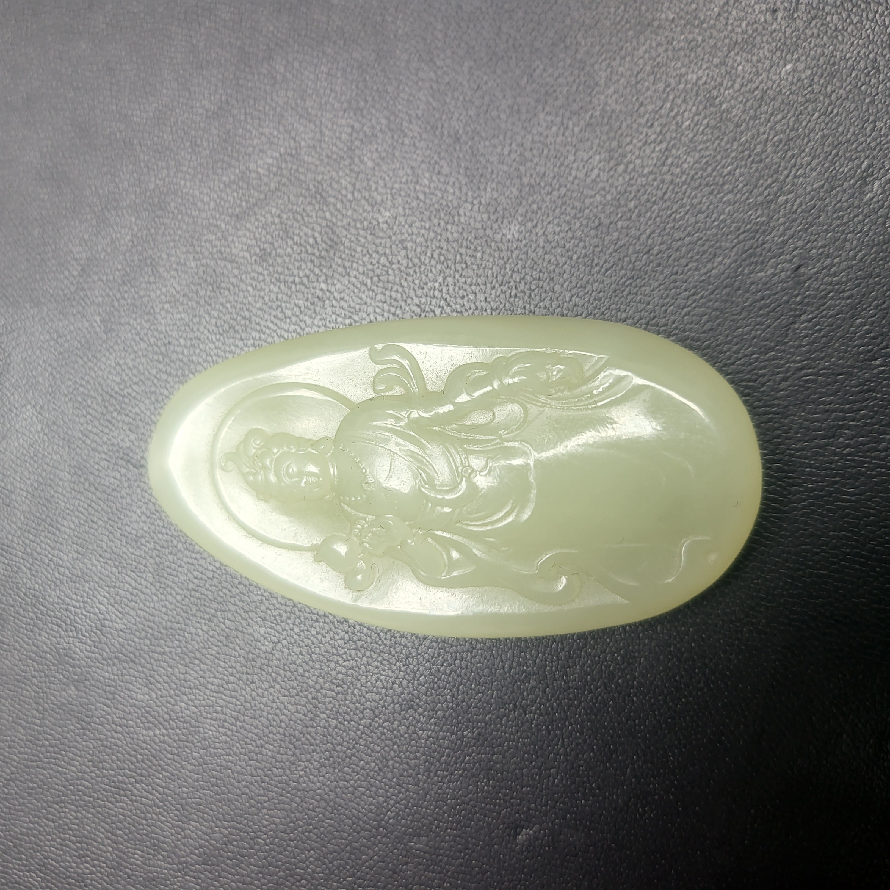 时尚精美新疆和田玉吊坠