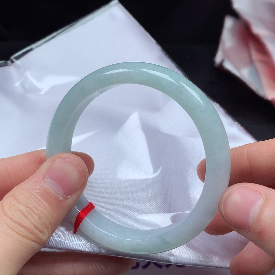 翡翠手镯未镶嵌56-57圈口