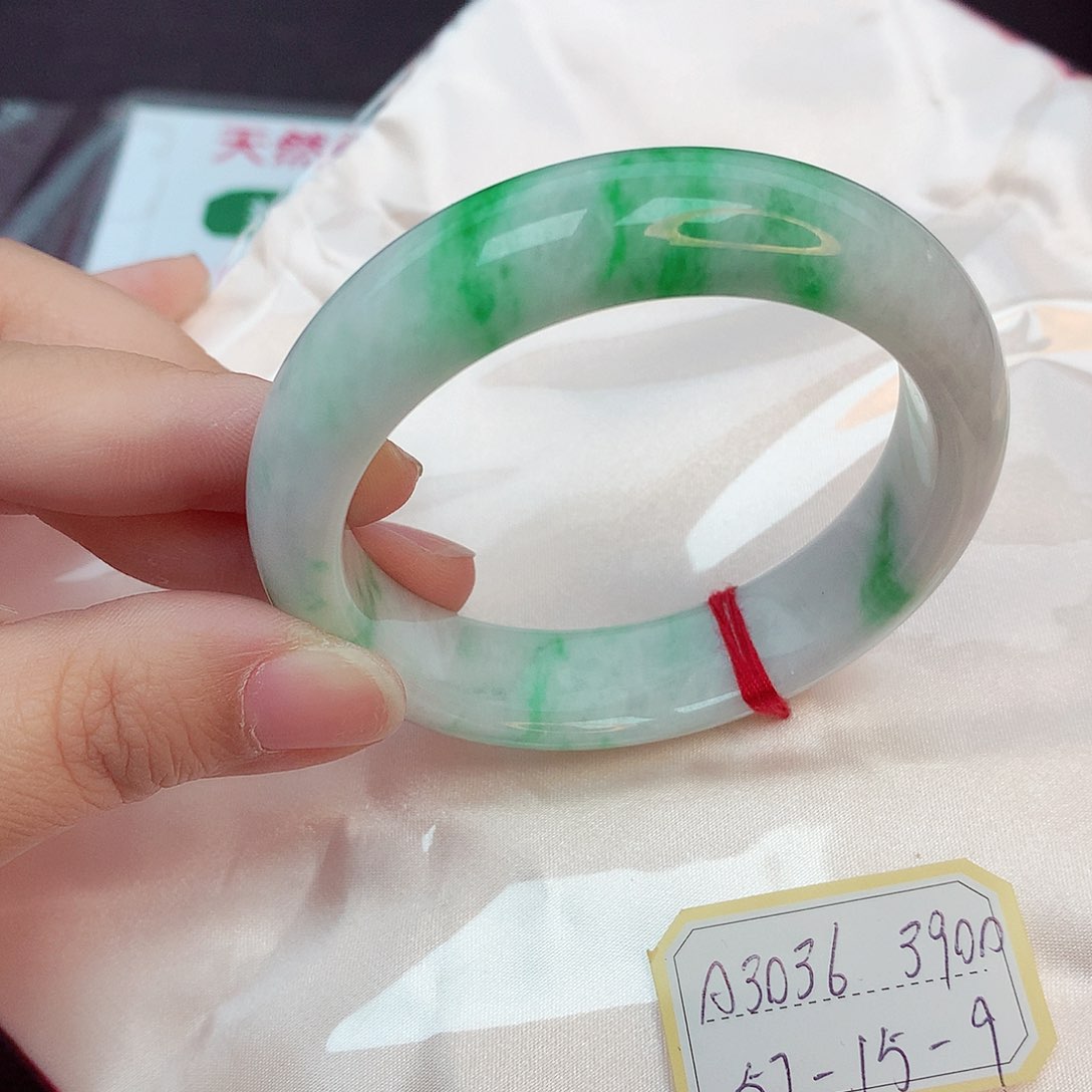 翡翠未镶嵌手镯缅甸翡翠