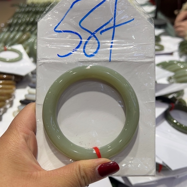 和田玉（糖玉）手镯未镶嵌淼**贝