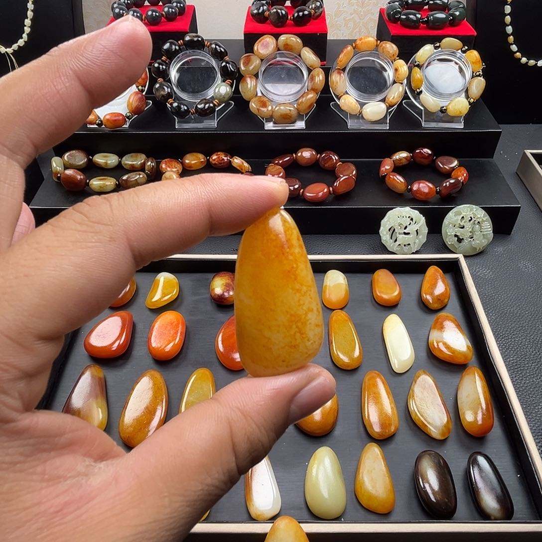 和田玉吊坠(赠链)未镶嵌