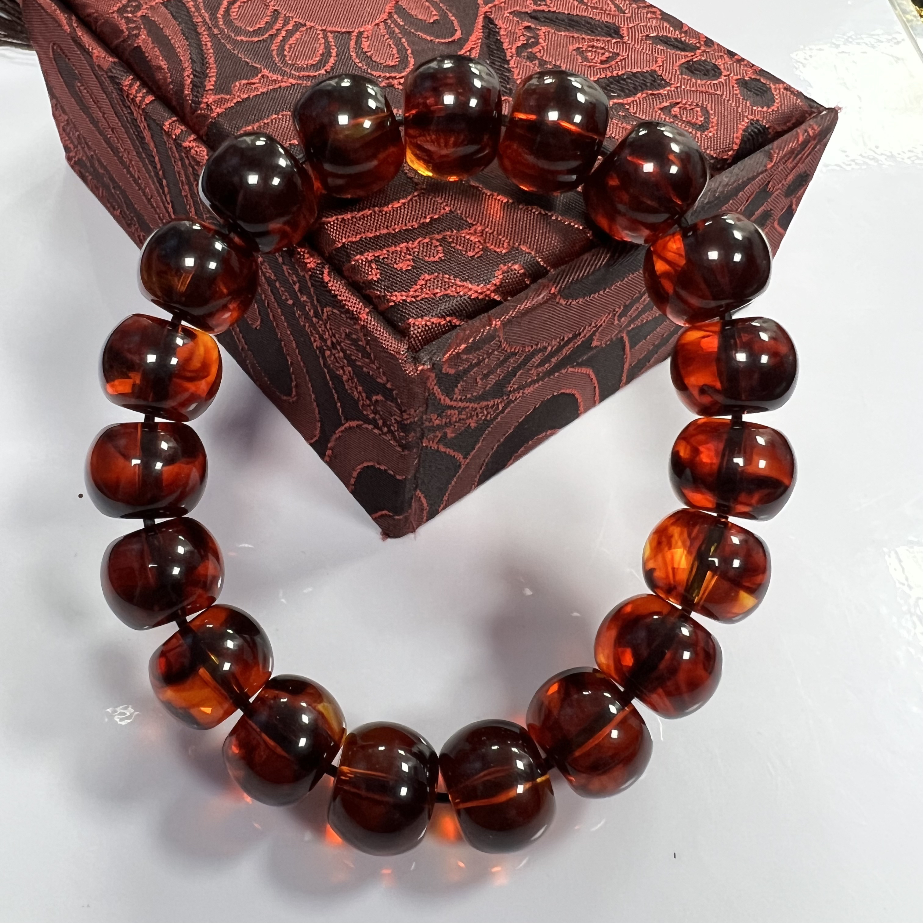 高端定制老形珠药迫直切手串