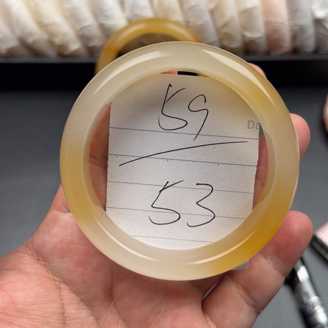 石英质玉（黄龙玉）手镯未镶嵌53