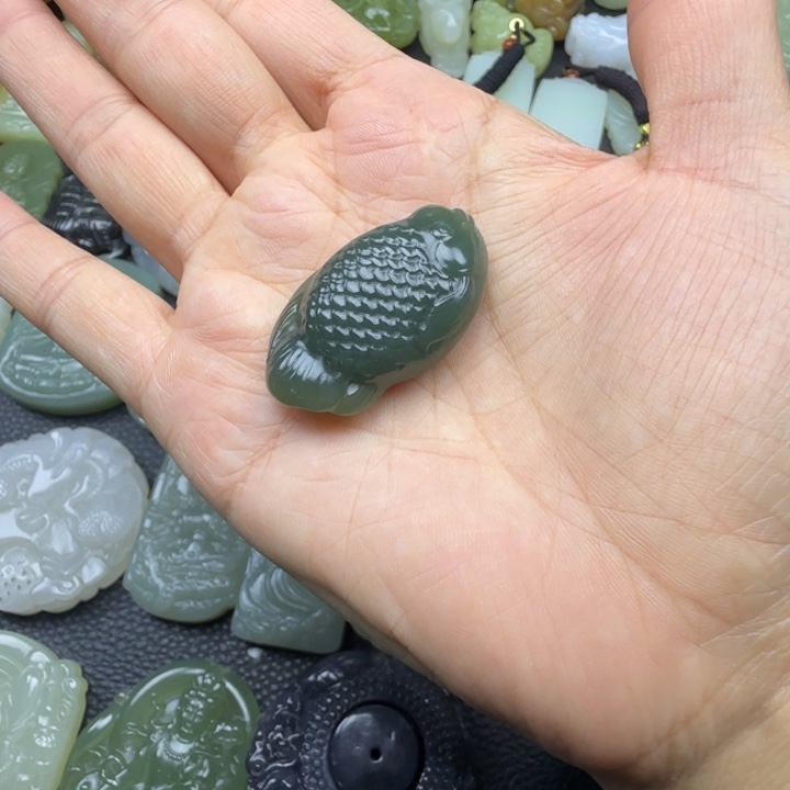 和田玉未镶嵌珠宝奇石