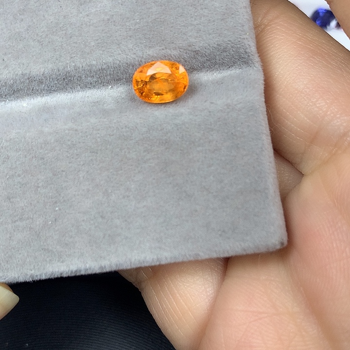 石榴石未镶嵌裸石2.25ct芬达石