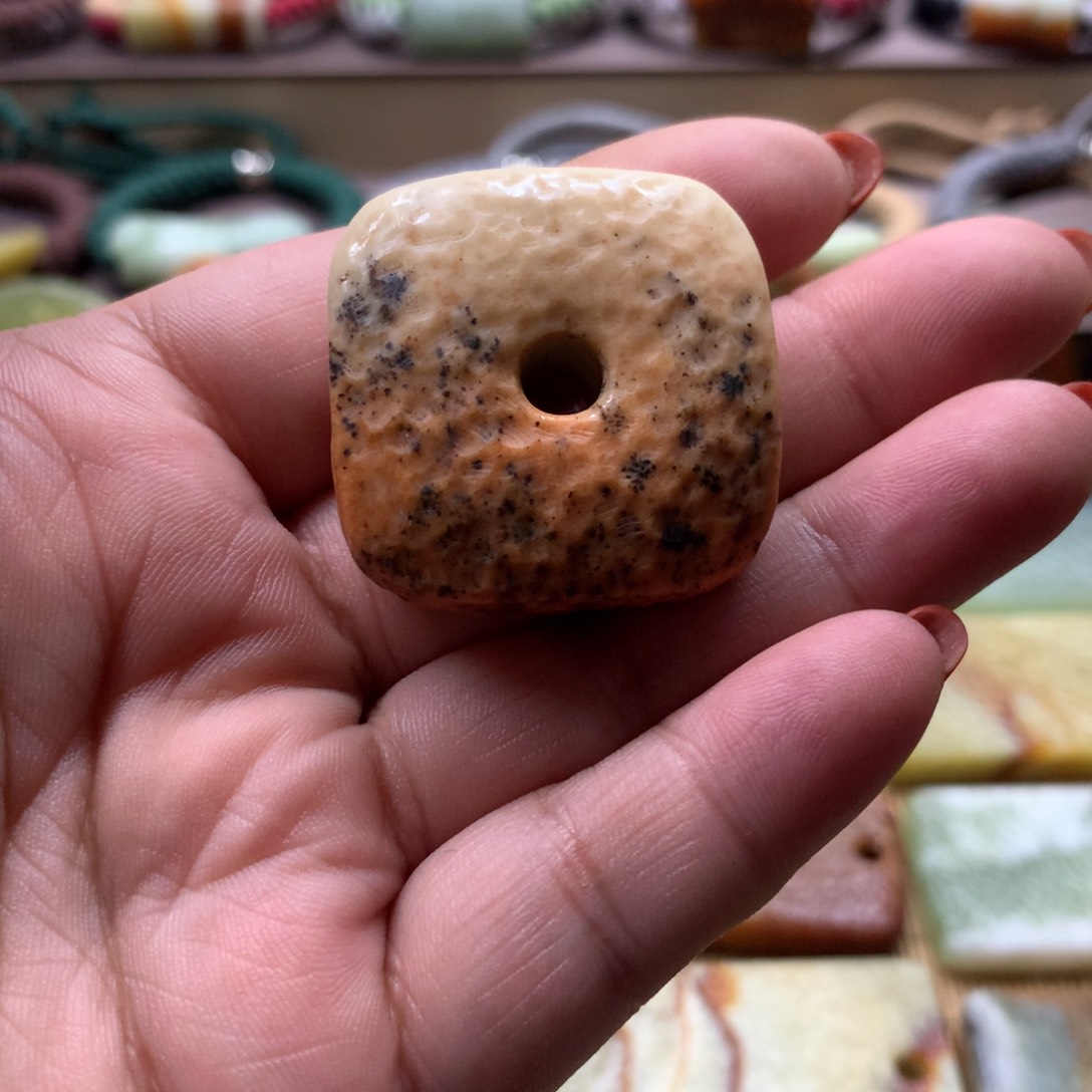 扭***王蛇纹石玉合金颈饰