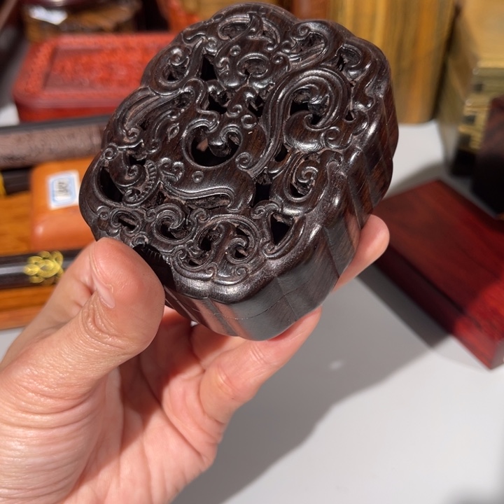 紫光檀整木掏扣盒香薰盒