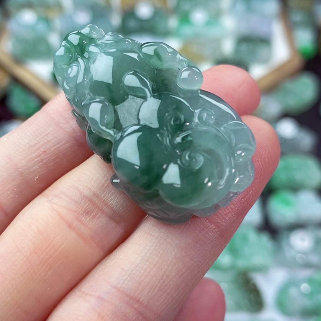 翡翠颈饰未镶嵌天然