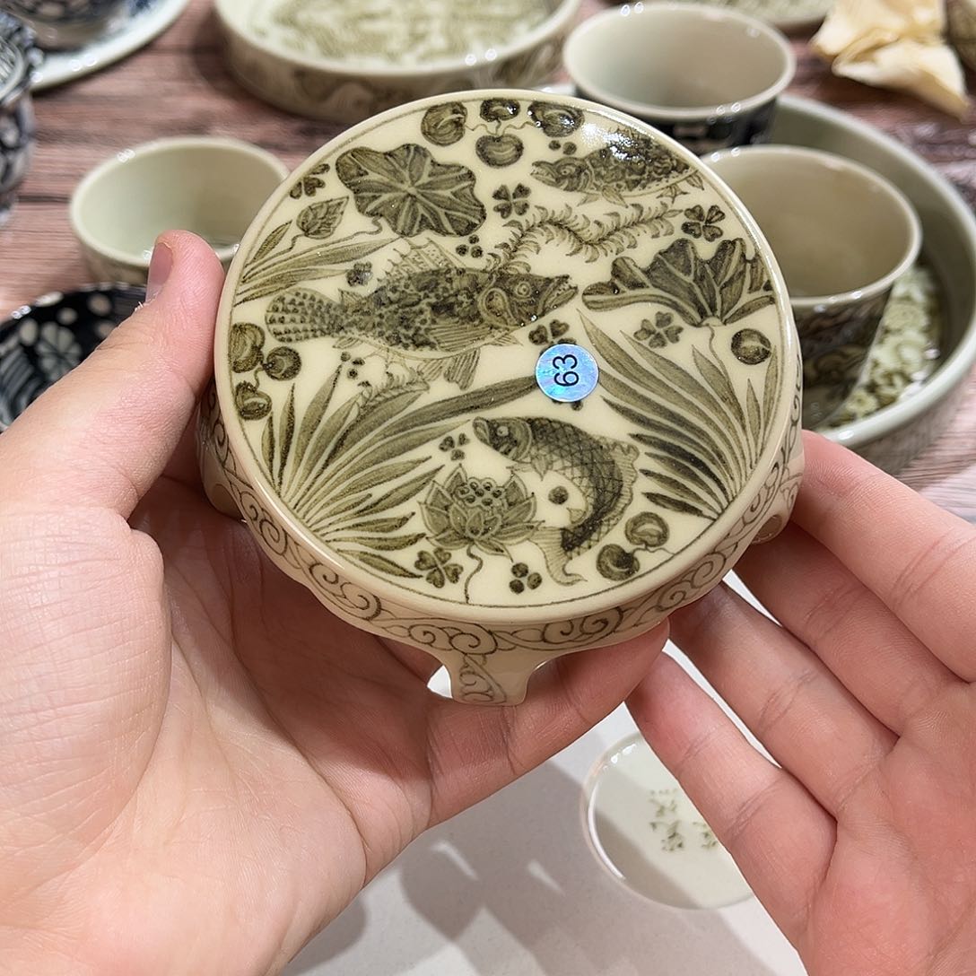 微瑕元青花釉里金鱼藻板凳盖置