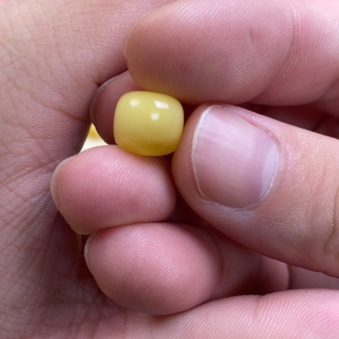 1***3蜜蜡未镶嵌裸石配饰