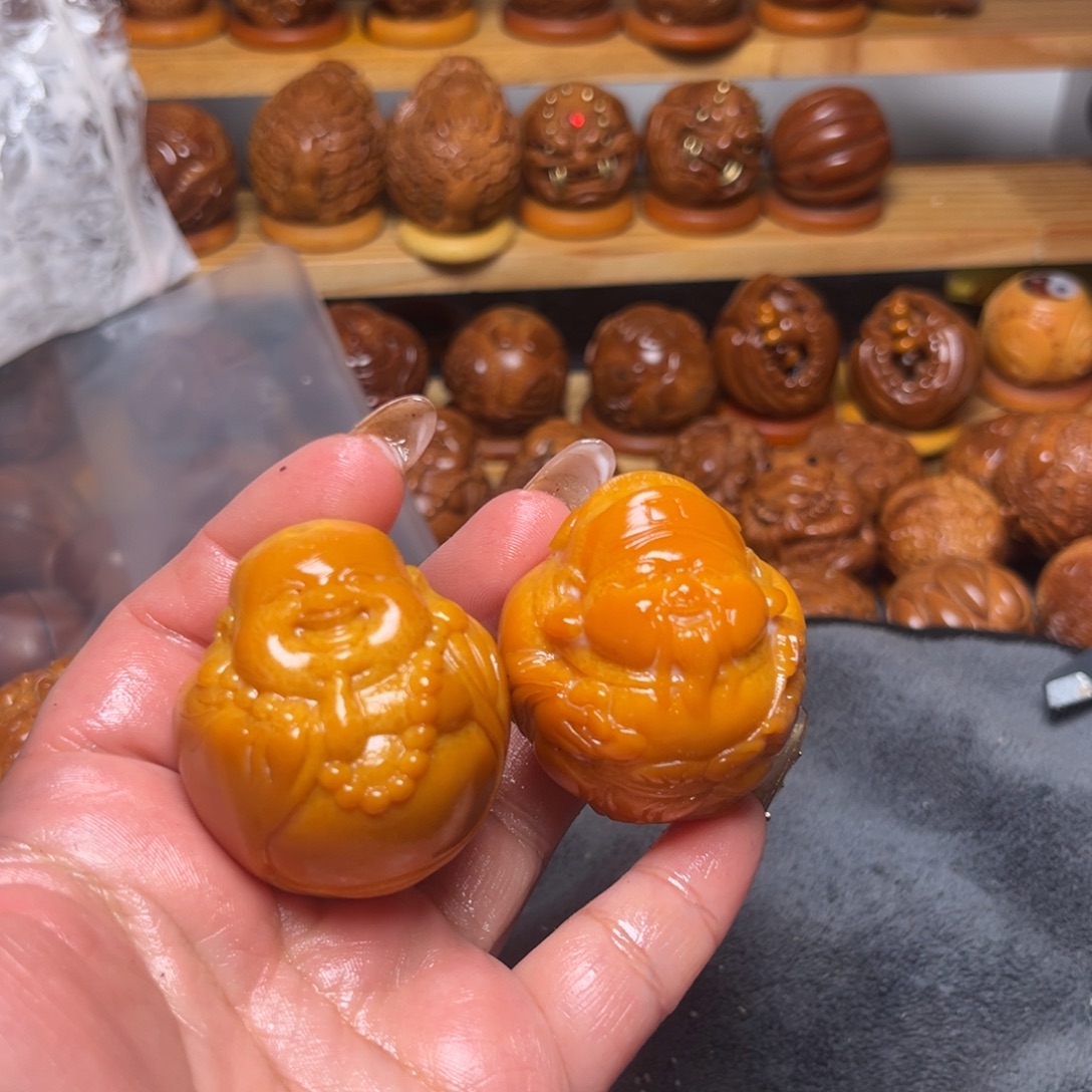 秋****橄榄核把件财迷黄料