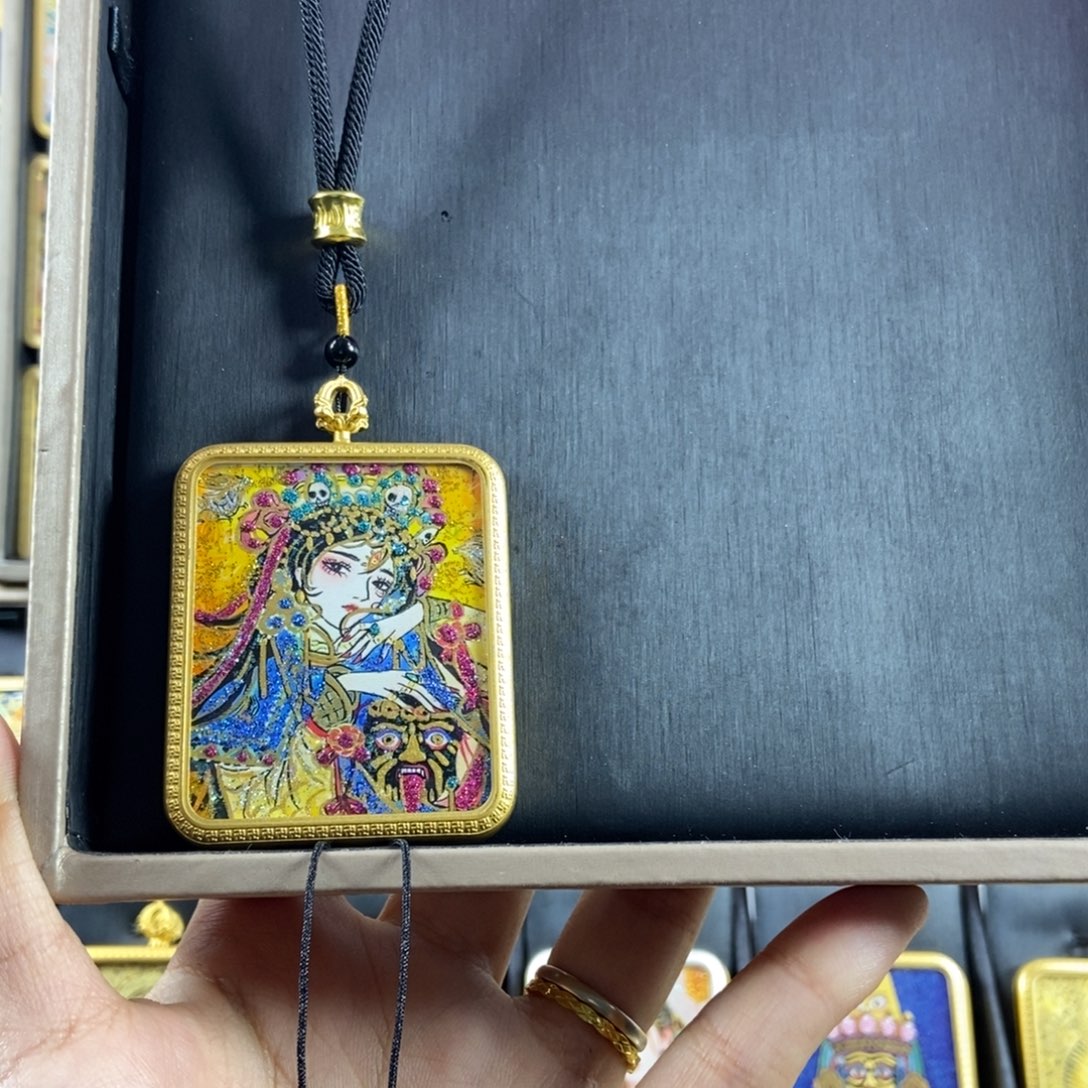 吊坠小*陈美丽的唐卡漂亮结缘