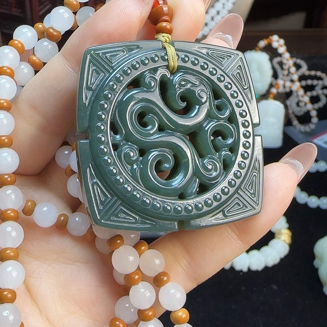 和田玉未镶嵌颈饰定制发货