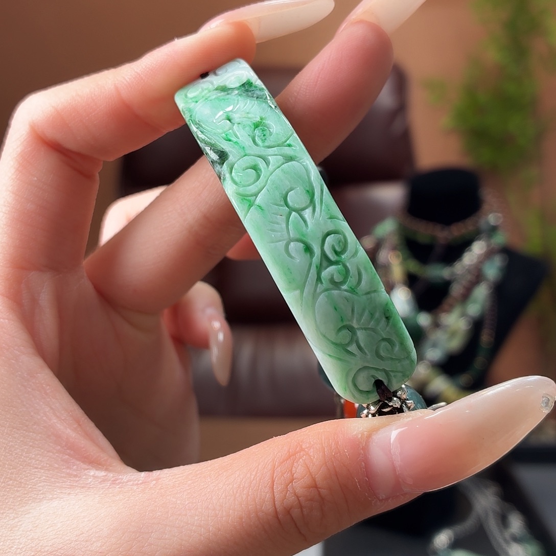 翡翠未镶嵌耳饰手串