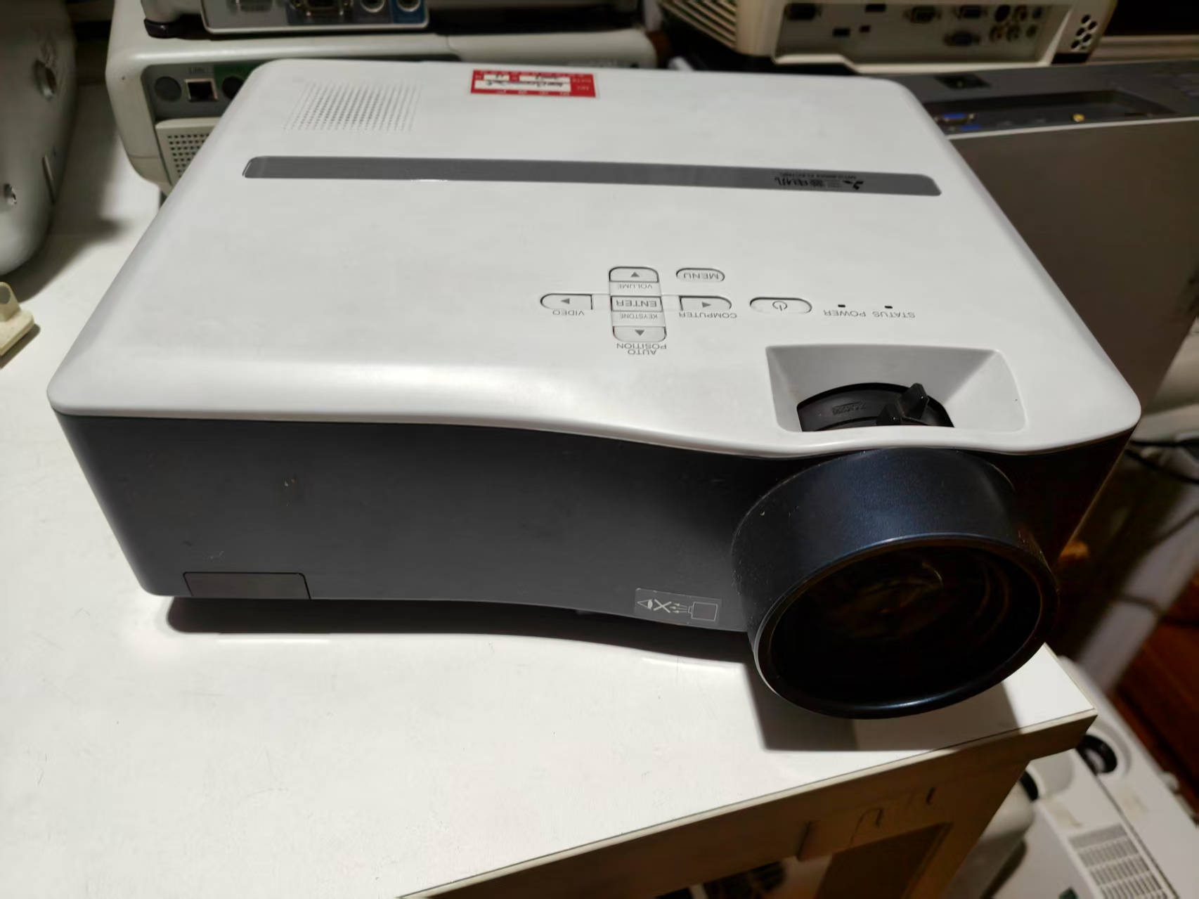 8新  三菱4200流明投影仪LX610 运费自理