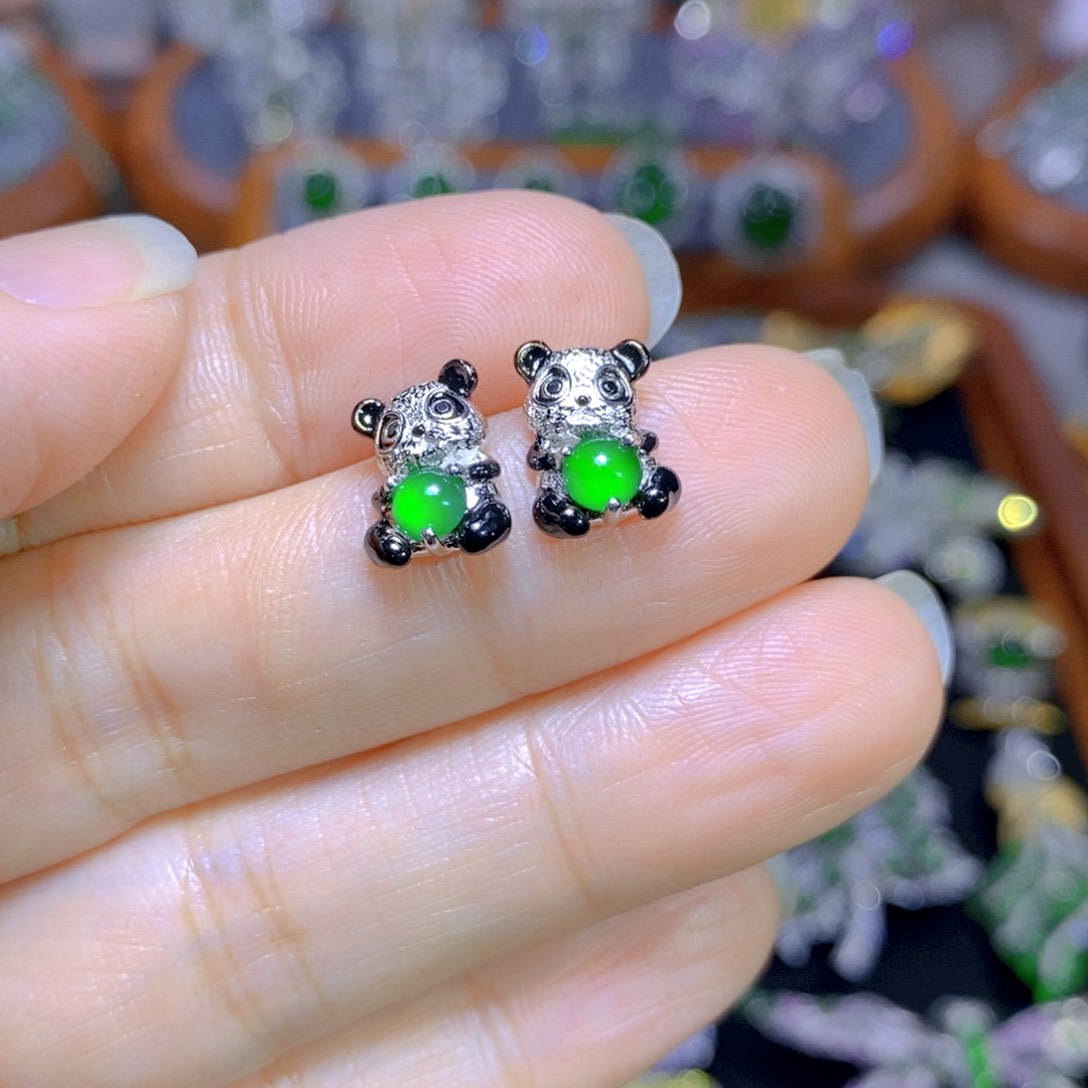 翡翠颈饰银S925镶嵌天然翡翠