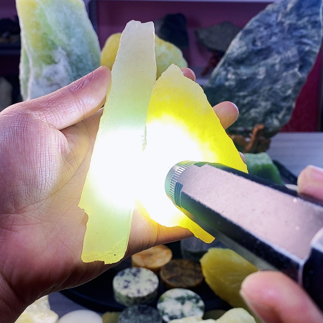 蛇纹石玉未镶嵌岫玉原石蛇纹石玉