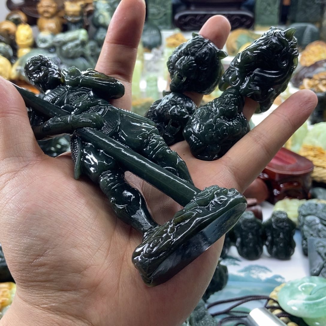 玉***生和田玉未镶嵌把件