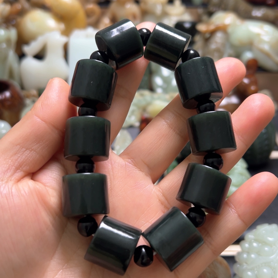 和田玉颈饰未镶嵌