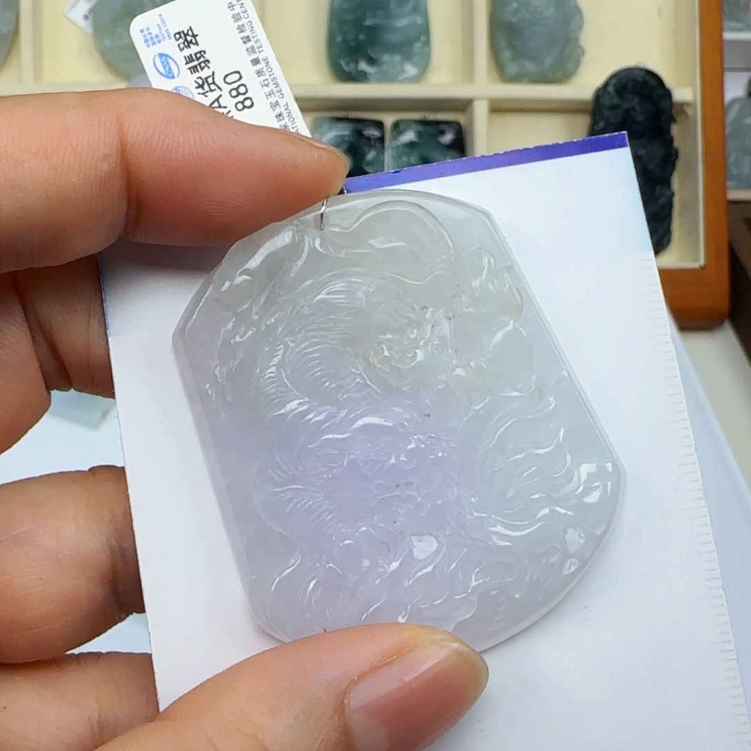 翡翠未镶嵌颈饰，