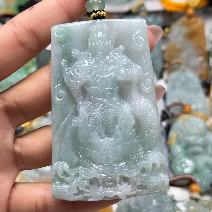 翡翠未镶嵌颈饰关二爷